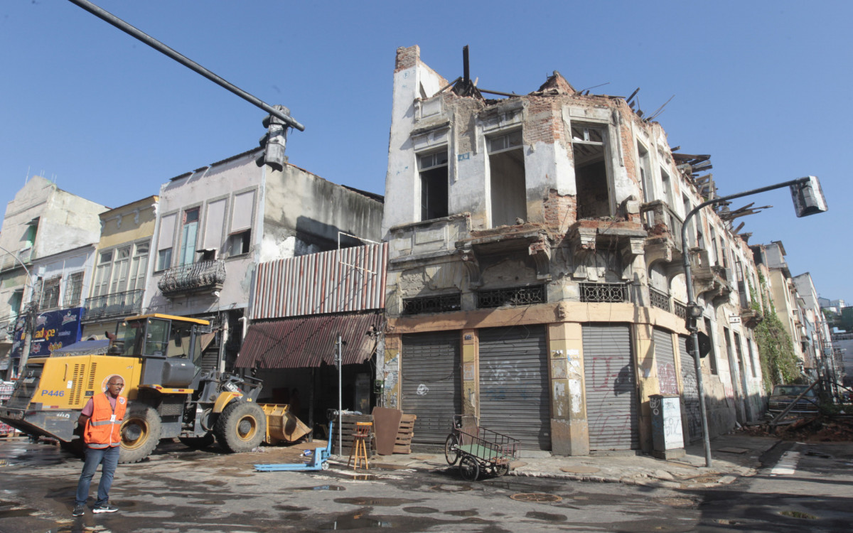 Desabamento no Centro do Rio de Janeiro, nesta sexta-feira (21).