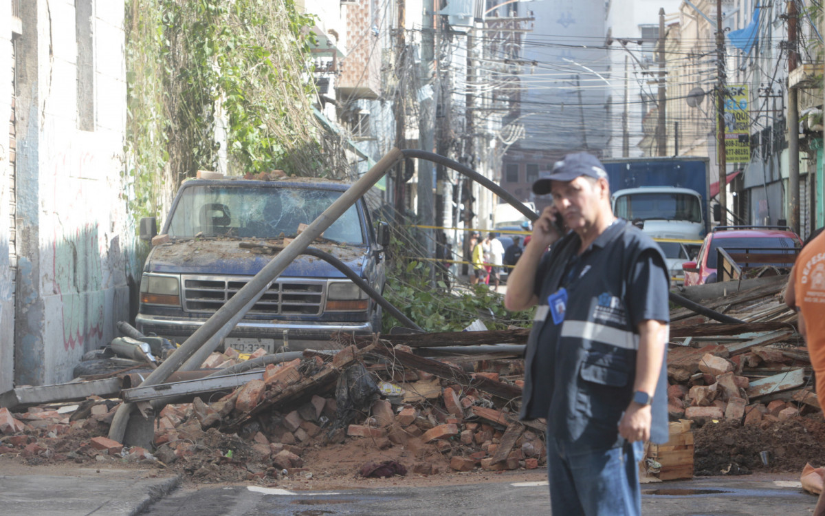 Desabamento no Centro do Rio de Janeiro, nesta sexta-feira (21).