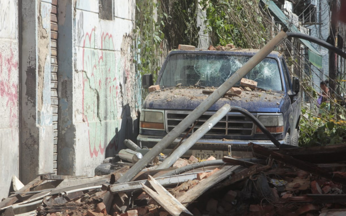 Estragos após desabamento de casarão no Centro do Rio - Reginaldo Pimenta/Agência O DIA