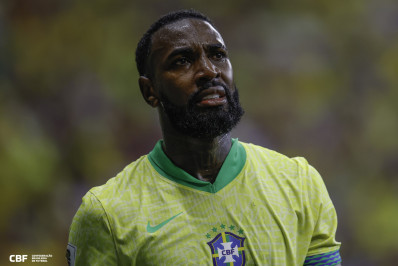 Sem lesão, Gerson será reavaliado pelo Flamengo no Rio