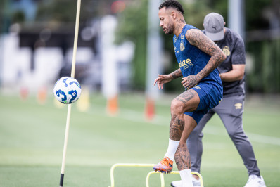 Recuperado de problema físico, Neymar volta contra o Fluminense