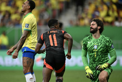 Arias tem atuação de destaque em derrota da Colômbia para o Brasil e impressiona