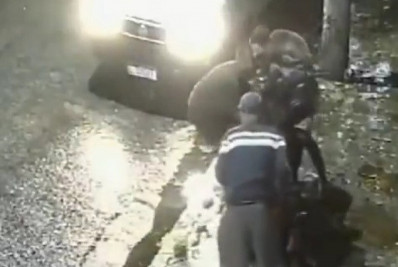 Vídeo: grupo usa van para furtar motos na Zona Norte