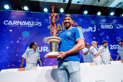 Campeã da Série Ouro, Acadêmicos de Niterói renova com o carnavalesco Tiago Martins