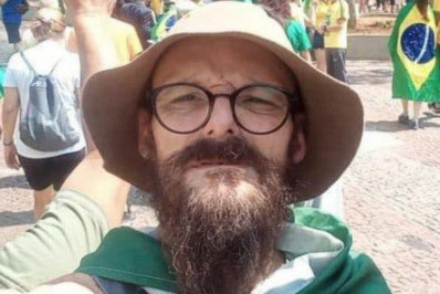 PF prende condenado que furtou réplica da Constituição nos atos golpistas do 8 de janeiro