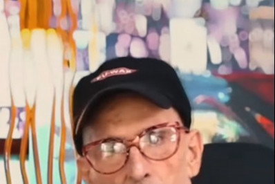 Corpo do apresentador Daniel Sabbá é enterrado no Cemitério Israelita, no Caju