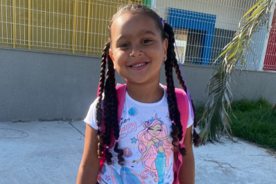 Menina de 5 anos passa por cirurgia na cabeça após cair em valão, em São Gonçalo