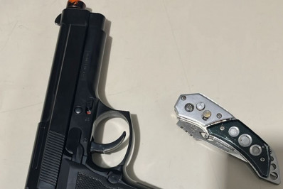 PMs prendem homem e apreendem adolescente após roubos em Madureira