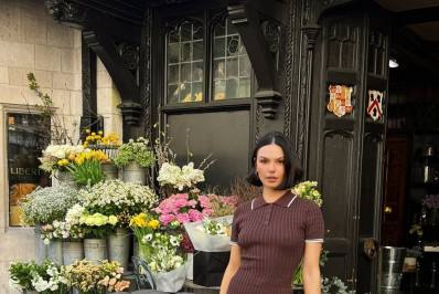 Em Londres, Isis Valverde mostra registros de viagem