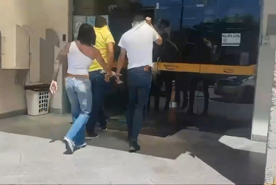 Polícia prende dois homens por aplicar o golpe do 'cartão retido' em agências da Ilha