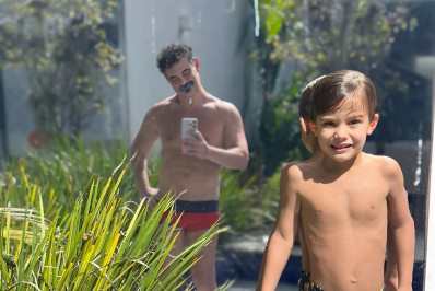Carmo Dalla Vecchia publica foto do filho com João Emanuel Carneiro
