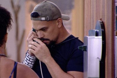BBB 25: Vinícius atende Big Fone e manda dois para o paredão