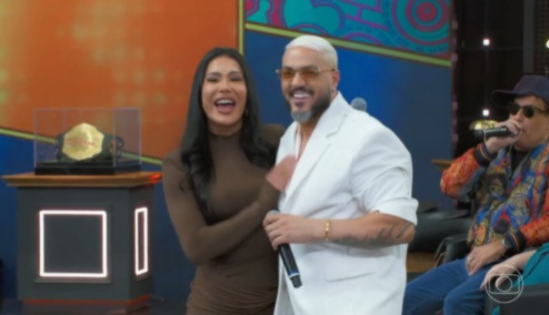 Gracyanne e Belo no palco do 'Domingão' - Reprodução de Vídeo