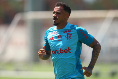 Flamengo espera contar com Danilo no duelo com o Grêmio