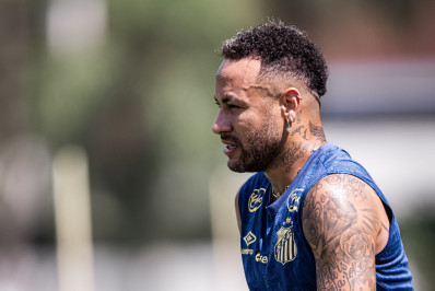 Especulado no Mundial, Neymar falta treino do Santos para tirar visto dos EUA