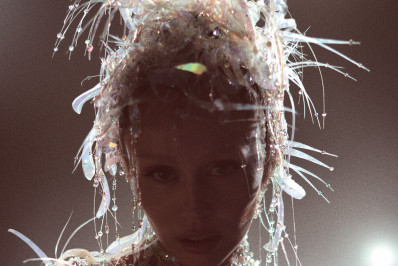 Miley Cyrus anuncia lançamento de novo álbum para maio