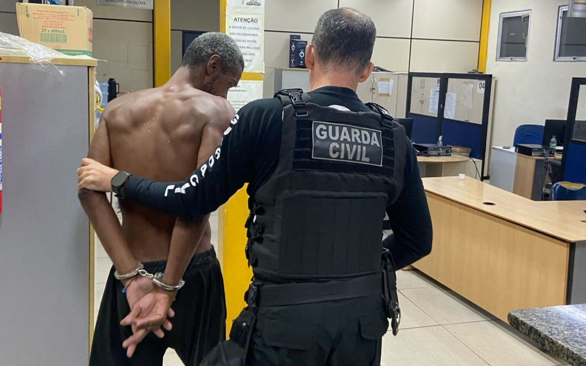 Marcos Vinicius Bueno de Freitas foi conduzido detido para o registro da ocorrência policial na 57ª DP