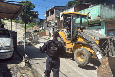 Polícia Militar e Prefeitura de Belford Roxo retiram 21 toneladas de barricadas no Parque Floresta