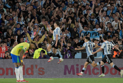 Brasil é goleado pela Argentina e sofre derrota histórica nas Eliminatórias