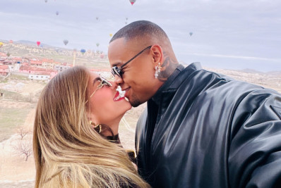 Léo Santana e Lore Improta curtem passeio de balão na Turquia: 'Mágico demais'