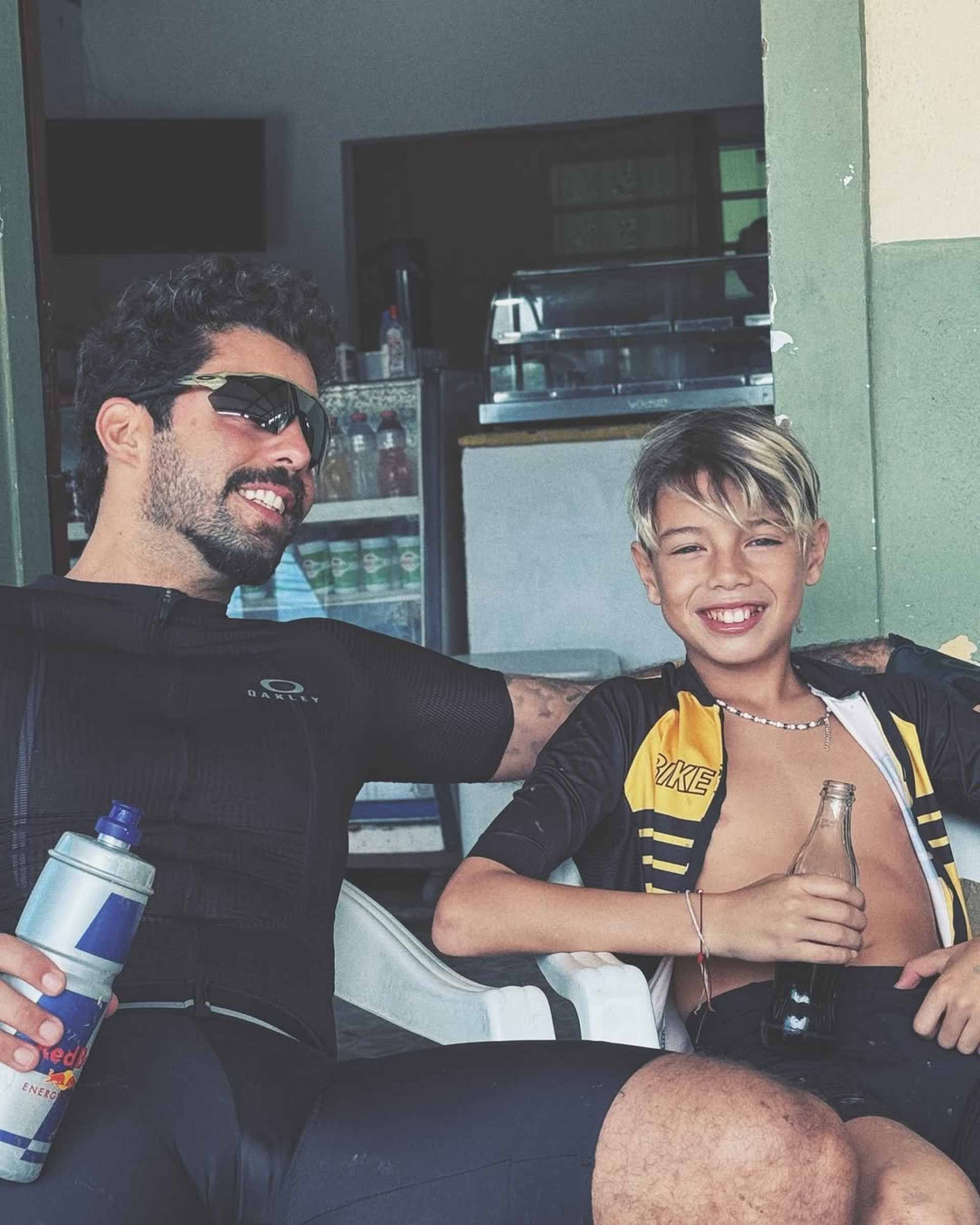 Pedro Scooby mostra filho surfando e internautas elogiam: 'Muito bom' - Reprodução / Instagram