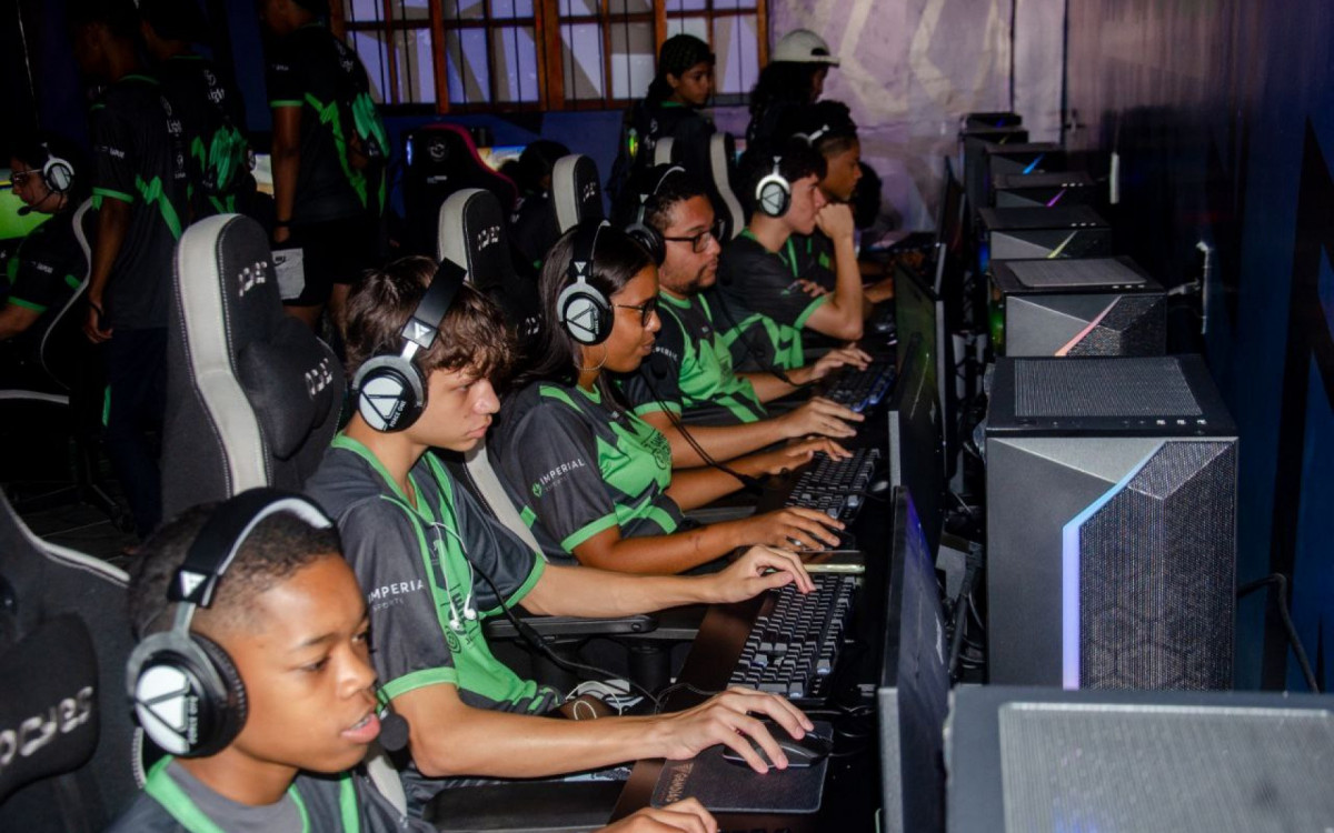 As formações estão disponíveis nas modalidades Minecraft, Desenvolvimento de Jogos, Counter-Strike 2 e Free Fire