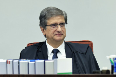 Confira o voto completo de Zanin para tornar Bolsonaro e mais sete réus