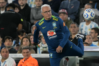 CBF discute demissão de Dorival; Ancelotti e Filipe Luís são os favoritos