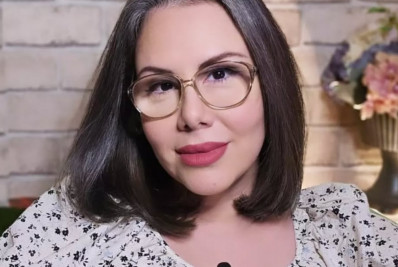 Filha de Baby do Brasil revela que está 25 anos sem beijar na boca