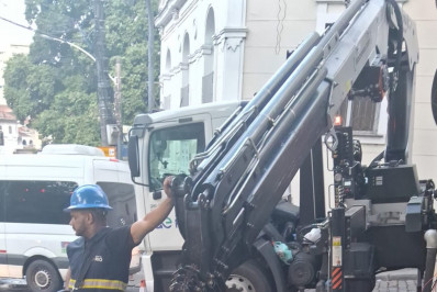 Moradores denunciam falta d'água há mais de uma semana em comunidade no Cosme Velho