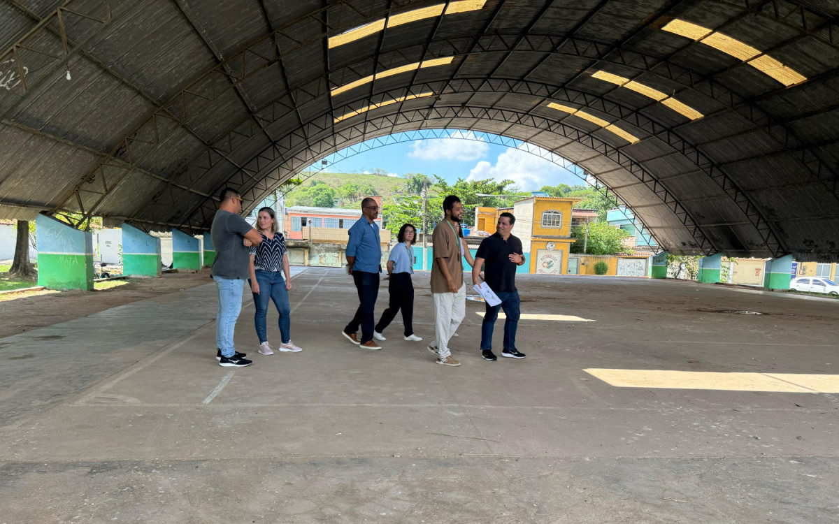 A inspeção foi realizada pelo engenheiro da Caixa Econômica, Gabriel Morais e pelo subsecretário de Assuntos Institucionais, Hélio Gomes, que percorreram a área de 18 mil m2