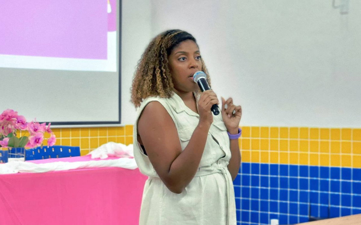 A formação foi conduzida pela professora e doutora Cláudia Rodrigues do Carmo Arcenio, que apresentou estratégias práticas para recomposição das aprendizagens