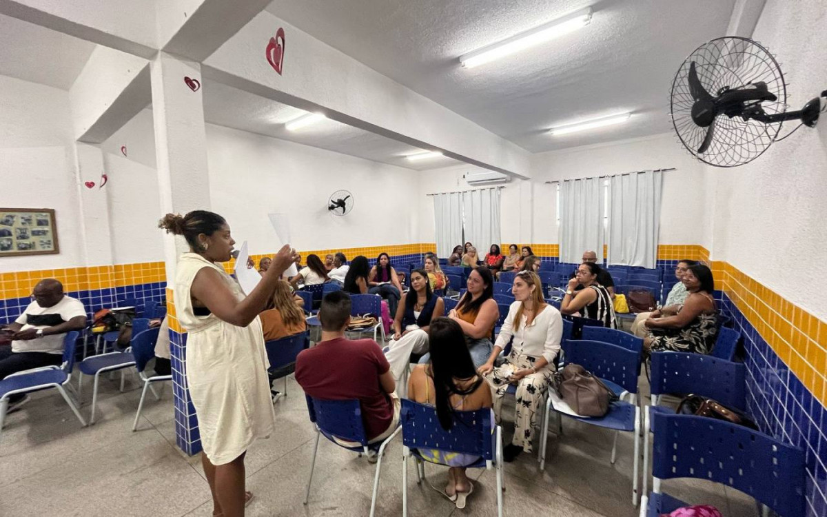 Já o segundo encontro, foi voltado para educadores da creche e da educação infantil, com foco na aprendizagem lúdica e no letramento