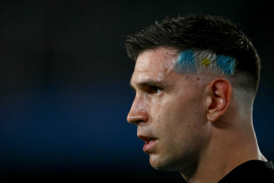 Dibu Martínez cogita aposentadoria da Argentina caso vença a Copa de 2026