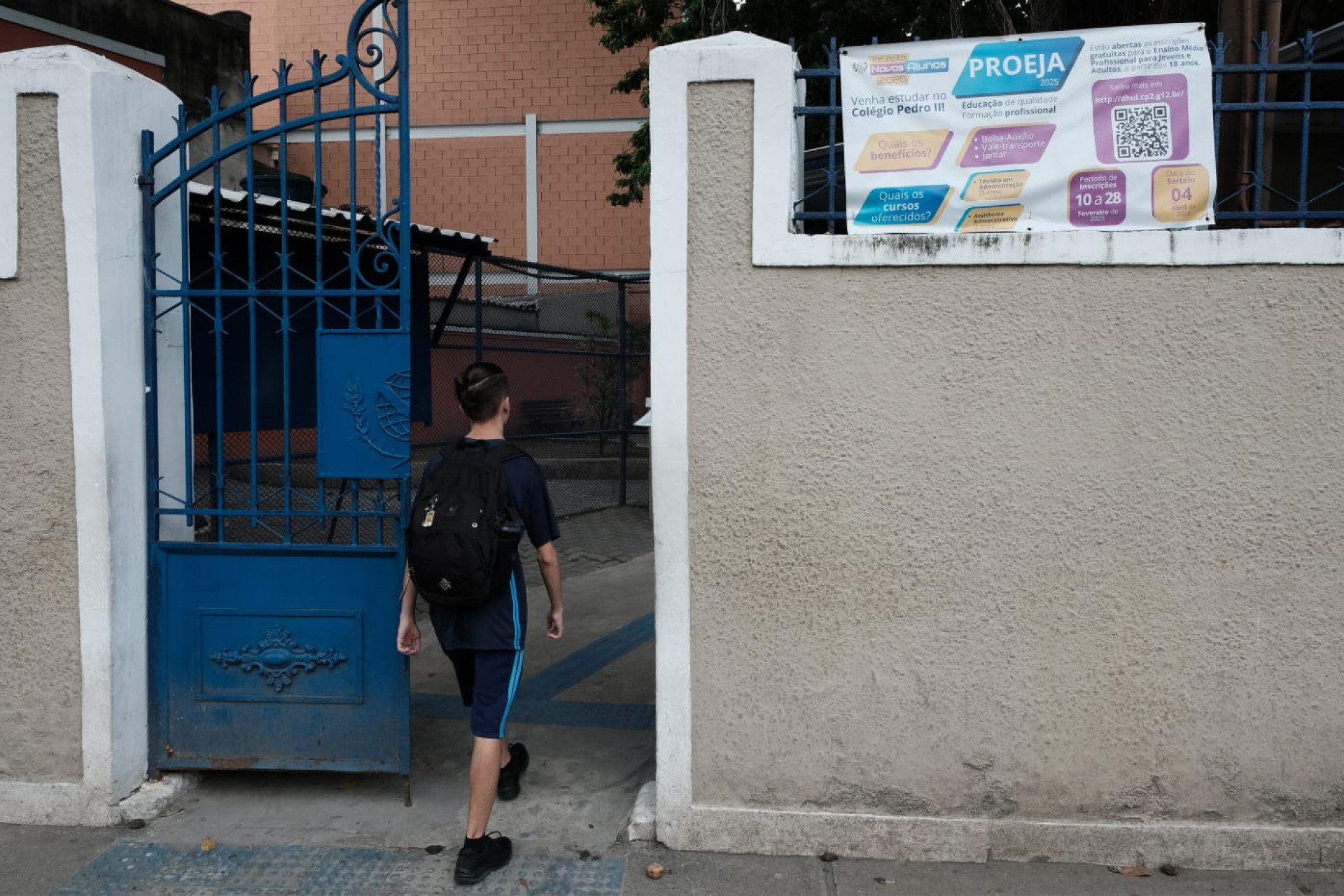 Colégio Pedro II, na Rua Barão do Bom Retiro, funcionou para aplicação de provas de 2ª chamada - Pedro Teixeira / Agência O Dia
