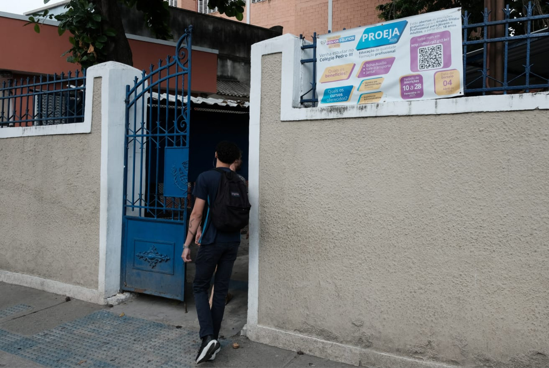 Colégio Pedro II, na Rua Barão do Bom Retiro, funcionou para aplicação de provas de 2ª chamada - Pedro Teixeira / Agência O Dia