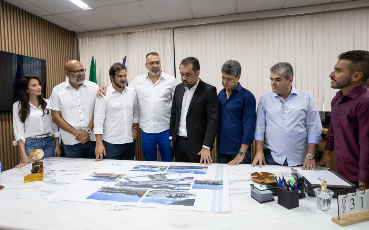 Durante um café da manhã no gabinete do prefeito, o governador Cláudio Castro mostrou o projeto de revitalização do centro