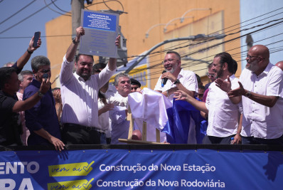 Governador e Prefeito lançam obras de revitalização do Centro, construção da rodoviária e recuo da estação em Belford Roxo