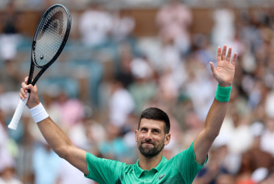 Sob olhares de Messi, Djokovic avança à final do Masters 1000 de Miami
