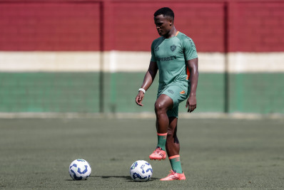 Wolverhampton encaminha a contratação de Jhon Arias, afirma jornalista italiano