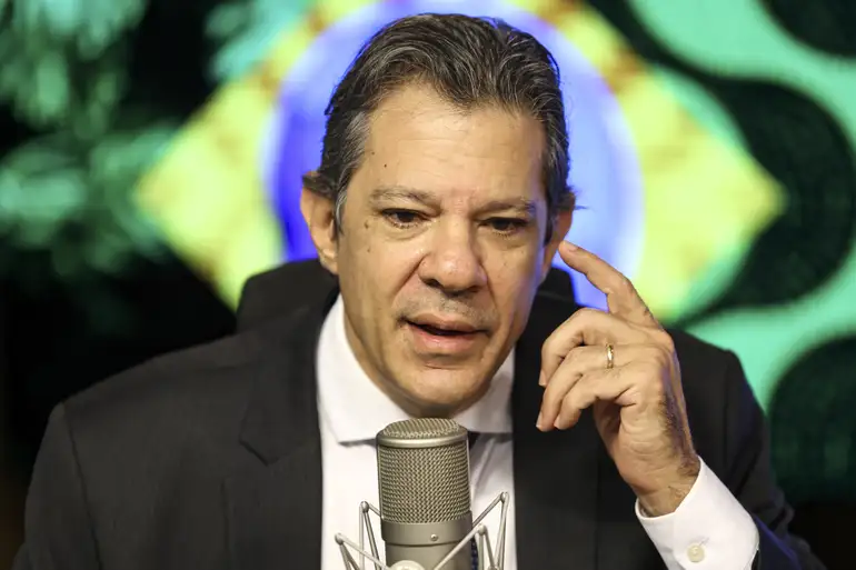 Haddad diz que 'não é possível' Lula demonstrar mais compromisso fiscal
