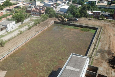 Limpeza de piscinões reforça combate a alagamentos em Rio das Ostras