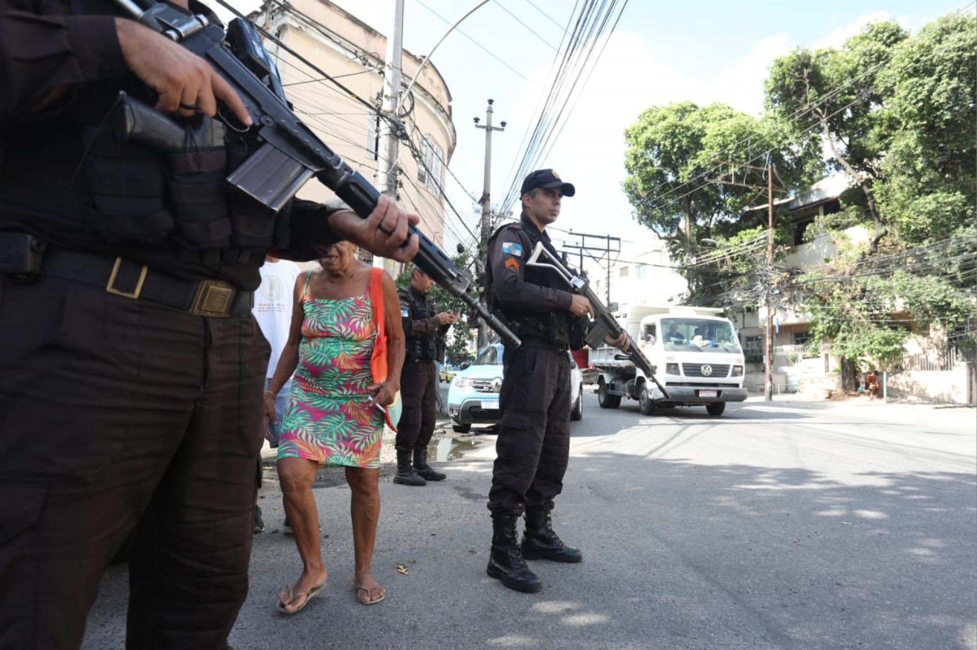 PM reforça segurança no Engenho após sequestro de 16 ônibus nas principais vias do bairro - Pedro Teixeira/Agência O Dia