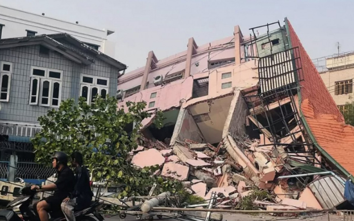 O terremoto em Mianmar deixou 3.408 feridos e 30 desaparecidos. Ainda há risco de deslizamentos