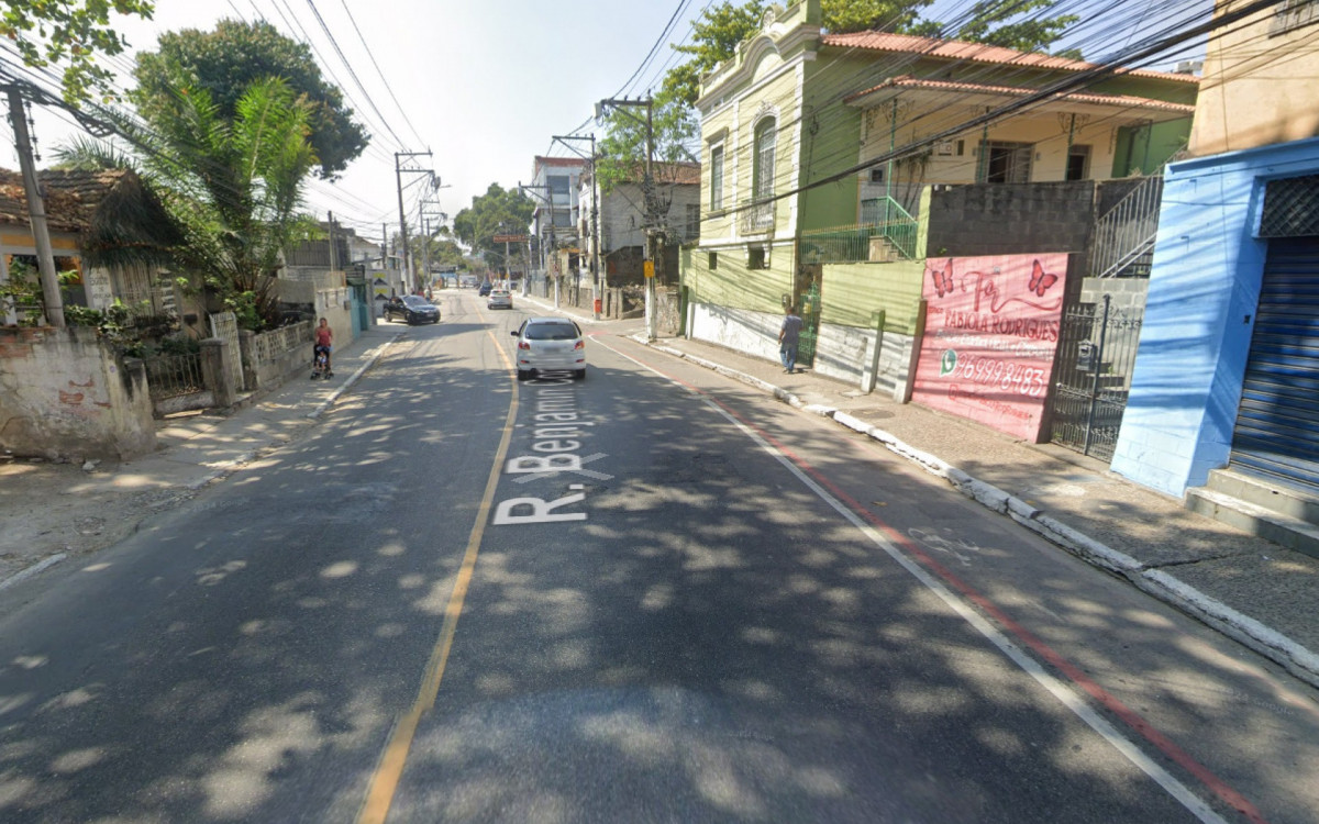 Ferro-velho era sede de diversos crimes, como ambientais e furto de energia. A DRF atuou no caso