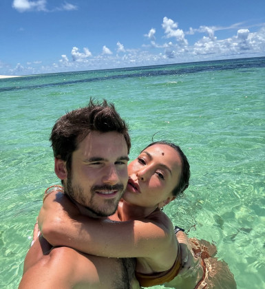 Em lua de mel, Sabrina Sato e Nicolas Prattes aumentam a