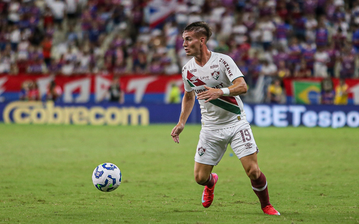 Lavega em a&ccedil;&atilde;o pela primeira vez com a camisa do Fluminense