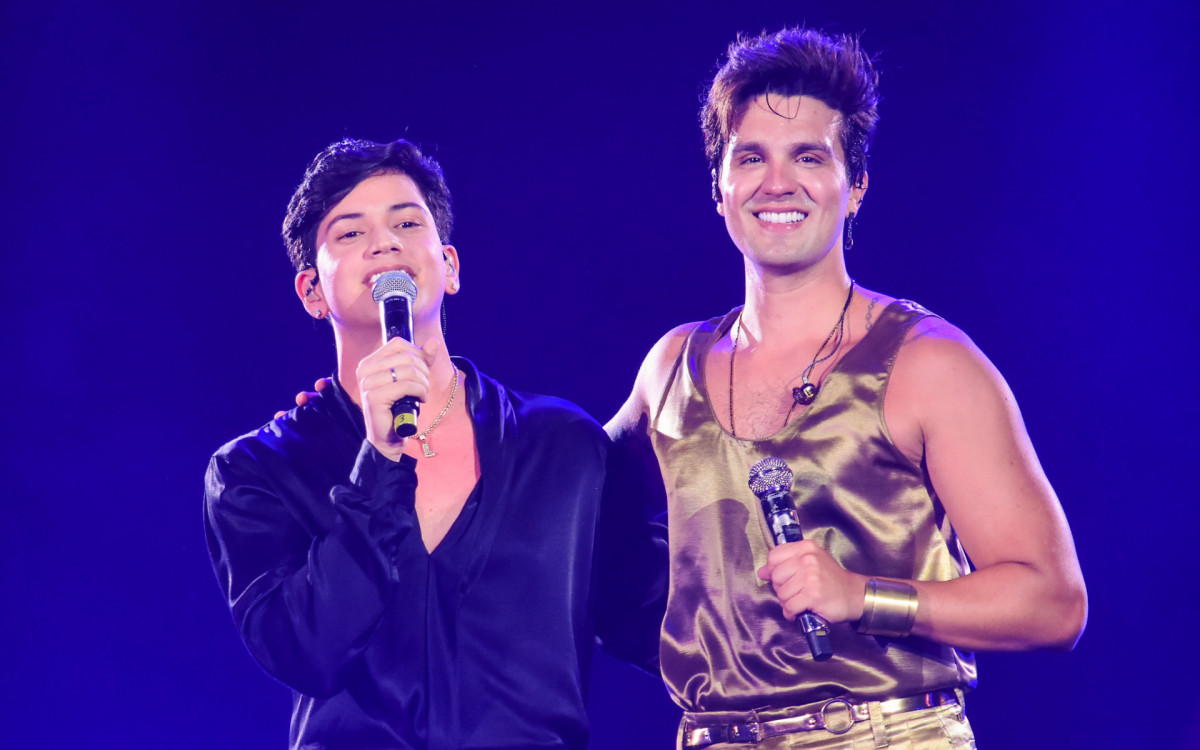 Luan Santana regravou canção com Léo Foguete no encerramento da turnê