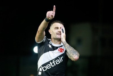 Vegetti celebra vitória em estreia e pede permanência de Payet: 'Faz a diferença'