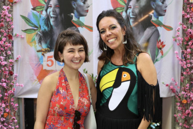 Flávia Reis reúne famosos em festa de aniversário